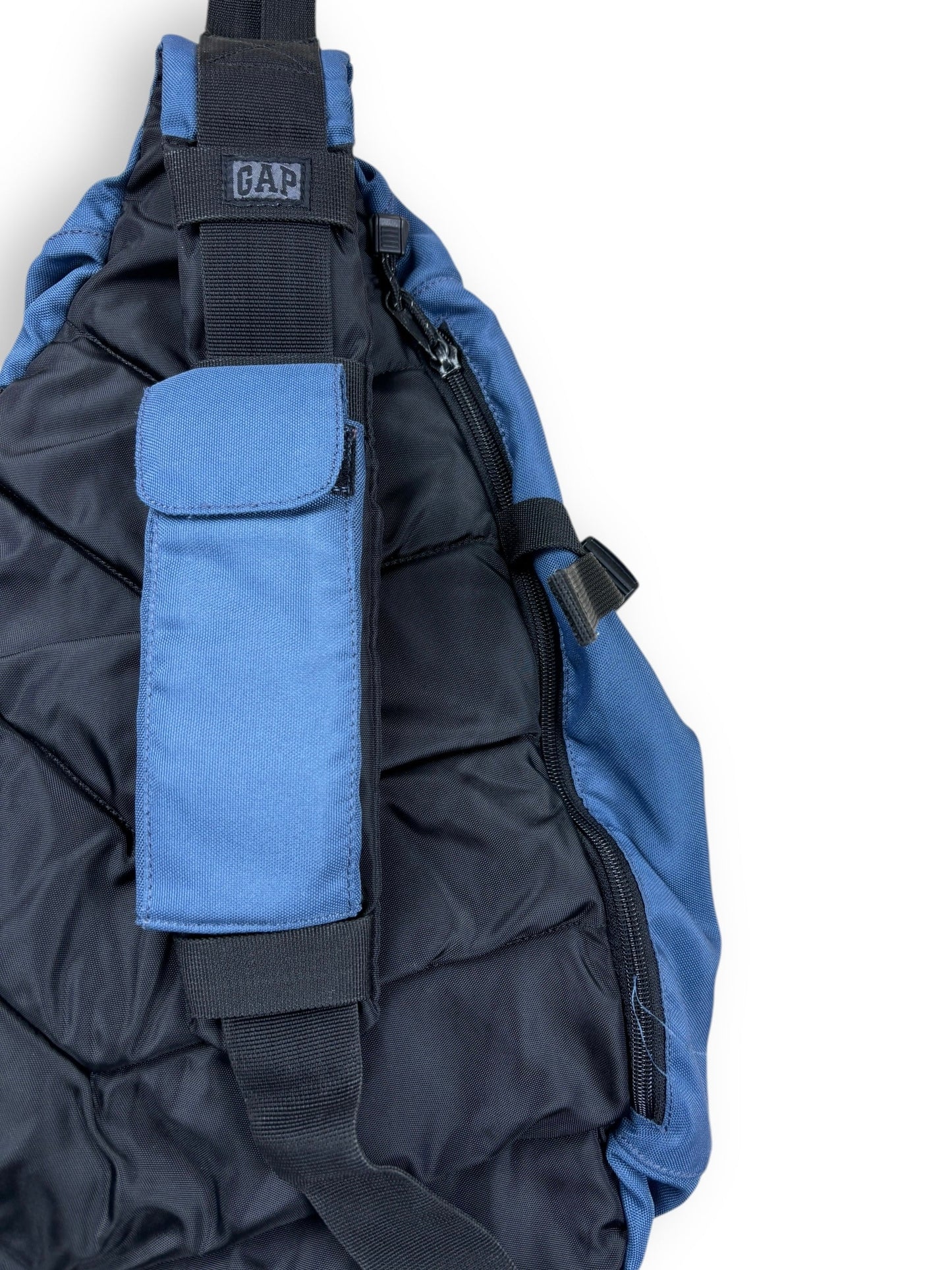 2000s Gap sling bag