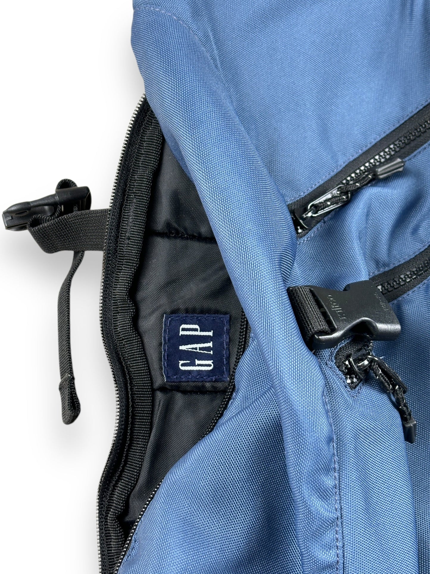 2000s Gap sling bag