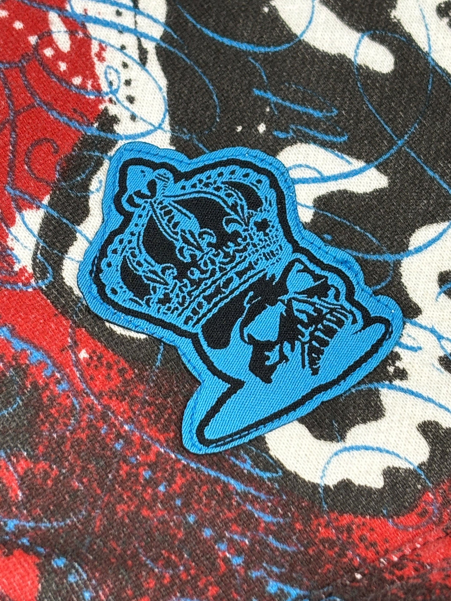Deadstock 2000s Fox zipped allover print hoodie - L